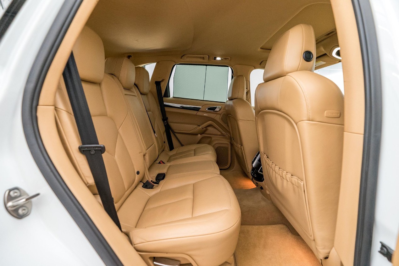 Porsche Cayenne 8